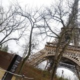 La tour Eiffel rouvrira ses portes aux touristes dimanche, après six jours de fermeture en raison d'une grève. KEYSTONE/EPA/Mohammed Badra